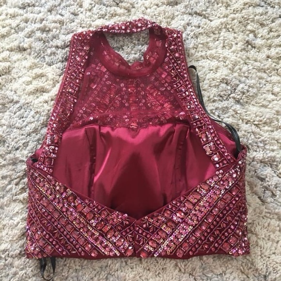 Formal Dress - Picture 4 of 7